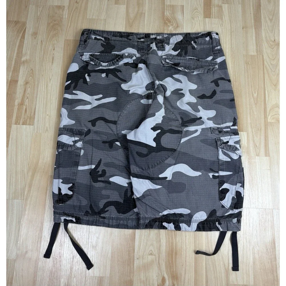 Vintage Y2K Champs Sports Camo Shorts / Baggy / Long / Size 36 / Military